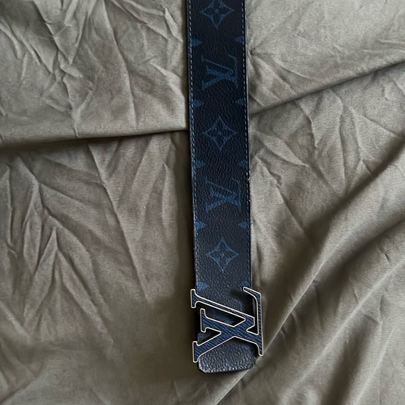 Louis Vuitton belt size 40 reversible - Picture 2 of 3